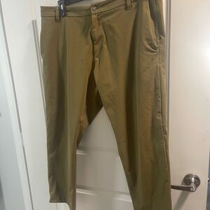 Lululemon ABC Men's Olive Green Stretch Casual Pants Have Damage
